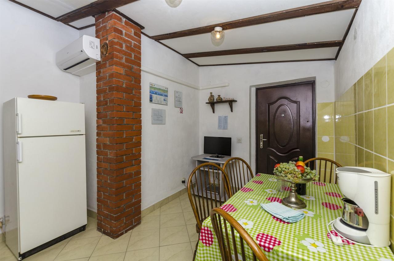 Apartment Boris Gornja Brela Екстериор снимка